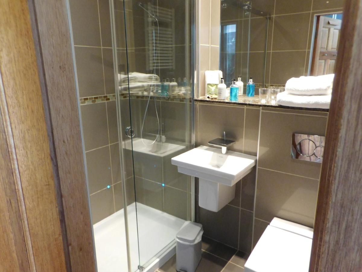 Riverside House Календер Экстерьер фото